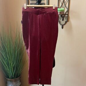 SHEIN Dark Red/Burgundy Crocodile-Embossed Cropped Leggings